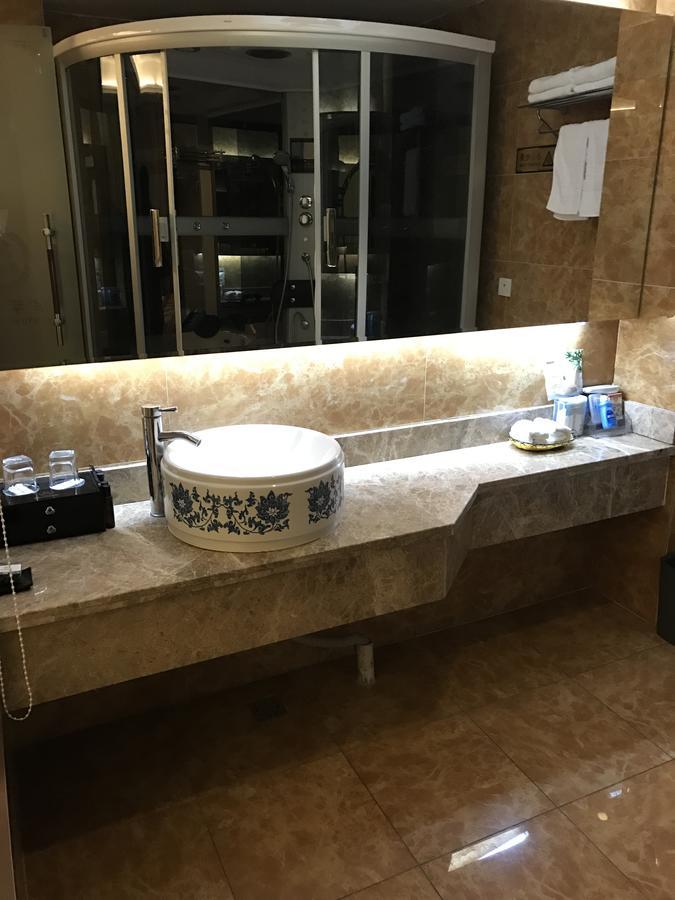 Huayu Paradise International Hotel Λάσα Εξωτερικό φωτογραφία